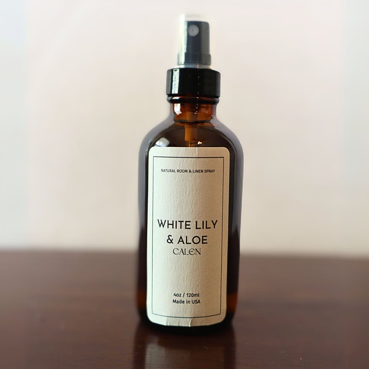 White Lily & Aloe 4oz Room Spray